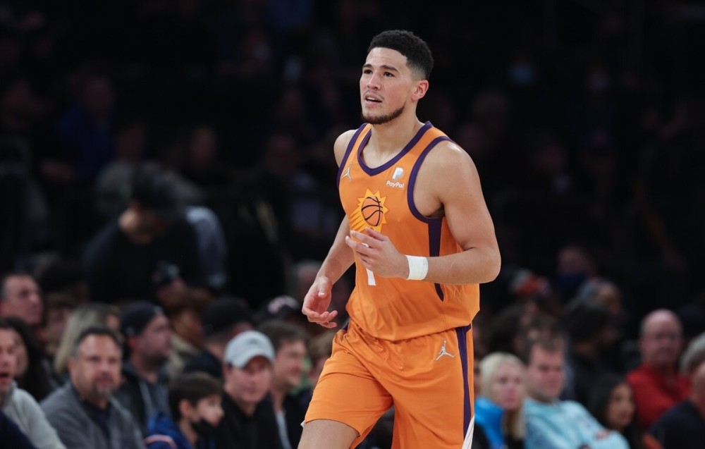 卡茨精彩进球帮助球队赢得连胜,冲击榜首 卡茨精彩进球帮助球队赢得连胜,冲击榜首