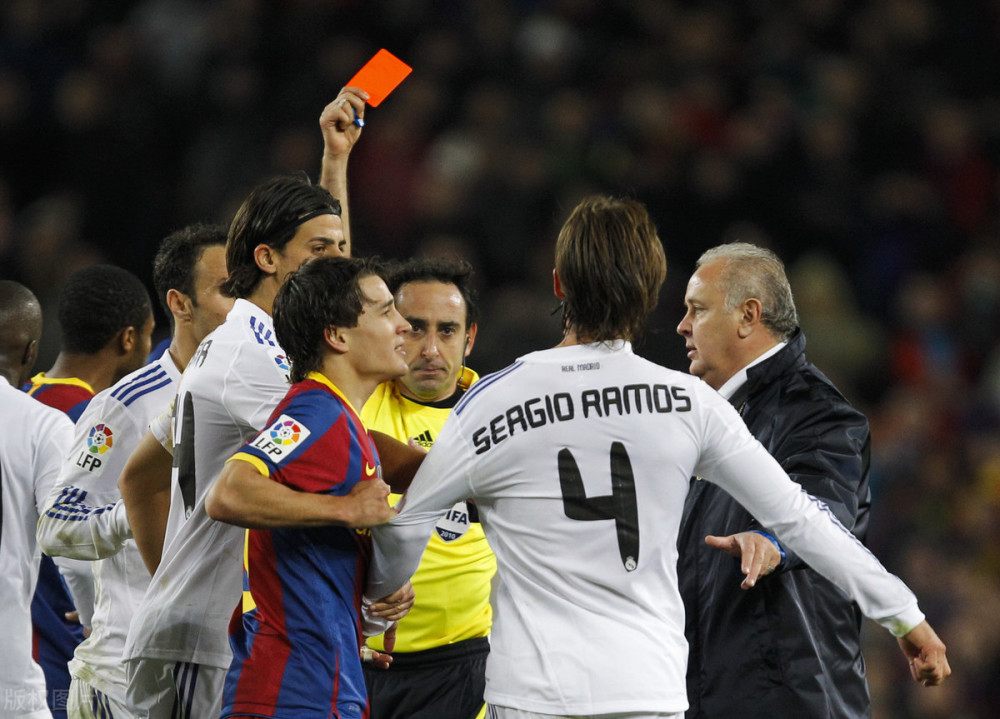 aoa体育课程-包含亚洲传奇后卫再战老将，传球关键协助得分的词条