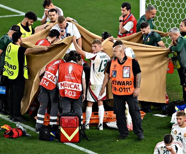 紧张刺激,球场上的对决令人屏息以待的简单介绍 紧张刺激,球场上的对决令人屏息以待的简单介绍