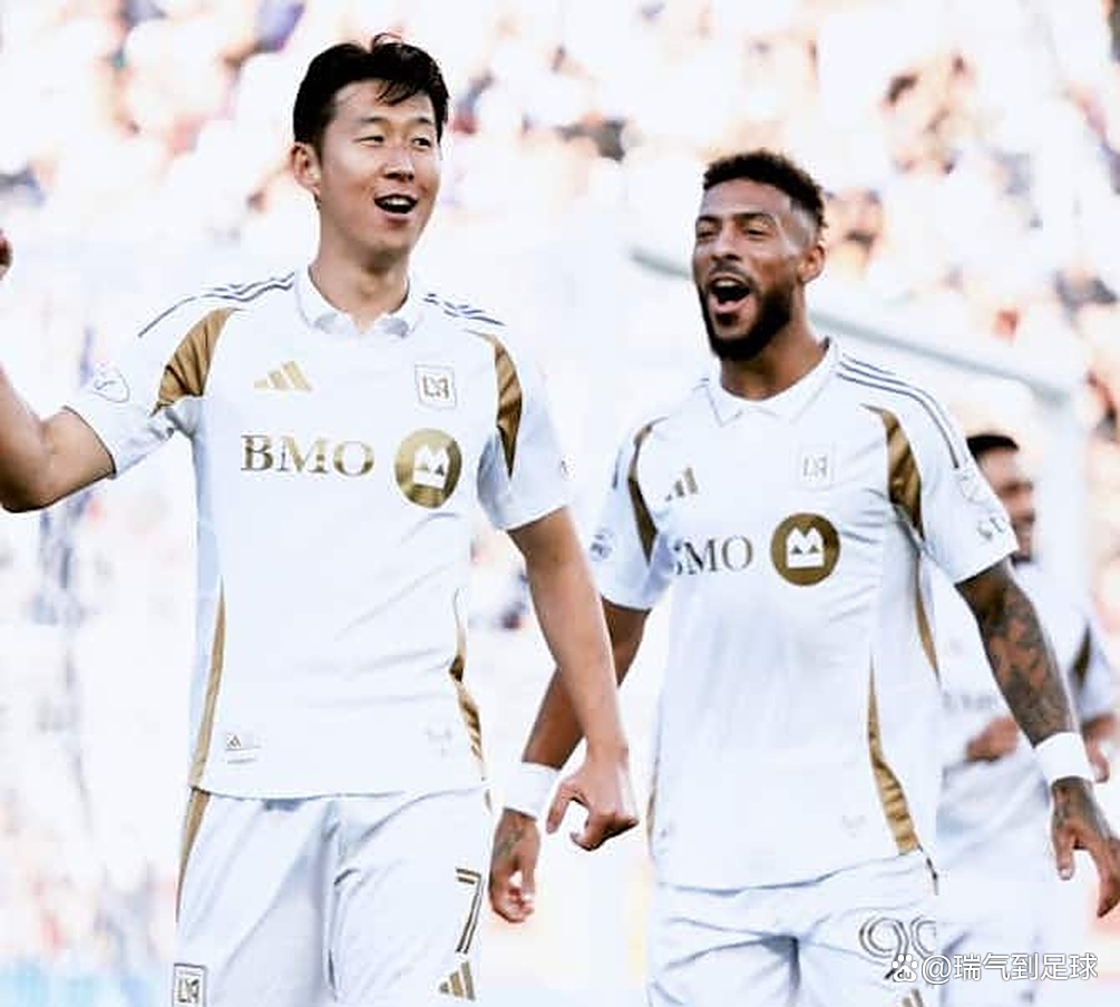 包含巴黎圣日耳曼新援表现抢眼,获得球迷赞誉的词条 包含巴黎圣日耳曼新援表现抢眼,获得球迷赞誉的词条